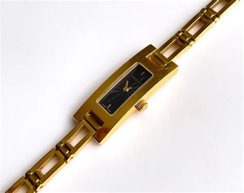 Vintage Ladies' 90s Gucci 3900L Quartz Watch with Rectangular 